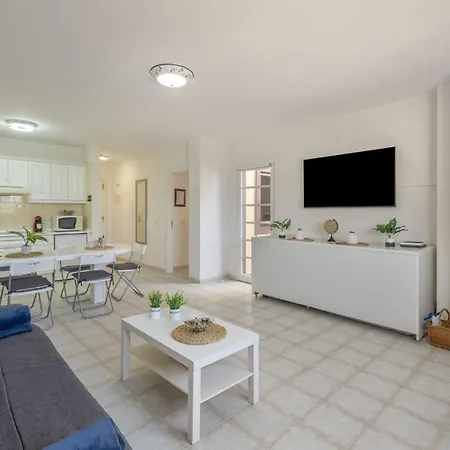 Apartamento Cozy 2-bedroom In Playa De Amricas Costa Adeje (Tenerife)