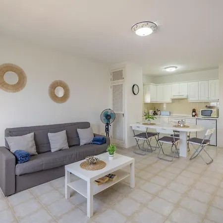 Cozy 2-bedroom In Playa De Amricas Apartamento Costa Adeje (Tenerife)
