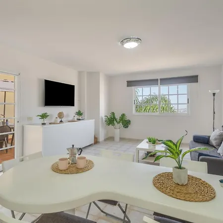 Cozy 2-bedroom In Playa De Amricas Apartamento