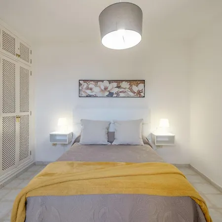 Apartamento Cozy 2-bedroom In Playa De Amricas *