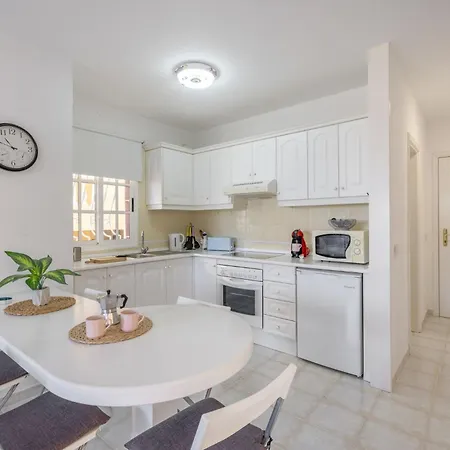 Cozy 2-bedroom In Playa De Amricas Appartamento Costa Adeje (Tenerife)